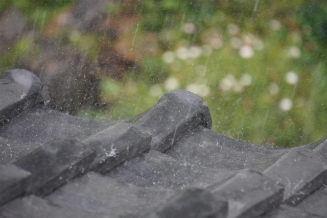 外壁塗装と一緒に依頼の多い雨漏りが引き起こすトラブル【青森にお住まいの方必見！】